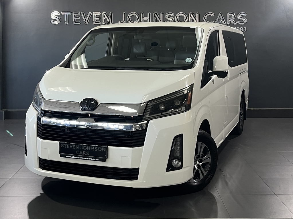 2022 TOYOTA QUANTUM 2.8 GL 11 SEAT